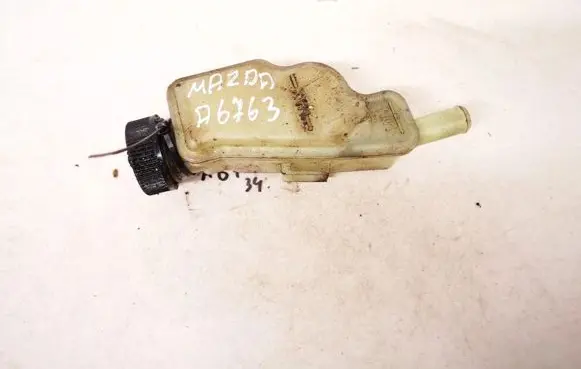 Brake fluid reservoir