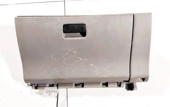 Nissan Primera Glove box 681082f901 681082f902