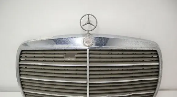 Mercedes-Benz COMPAKT W115 Front grill