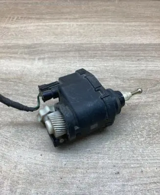 Hyundai Accent Headlight level adjustment motor 00437529
