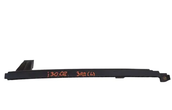Hyundai i30 Rear door windshield rail 835102L000