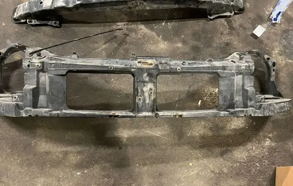 Renault Master II Radiator support slam panel