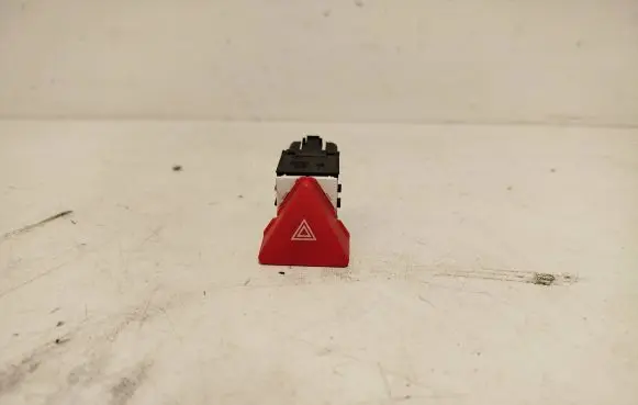 Volkswagen Touran I Hazard light switch