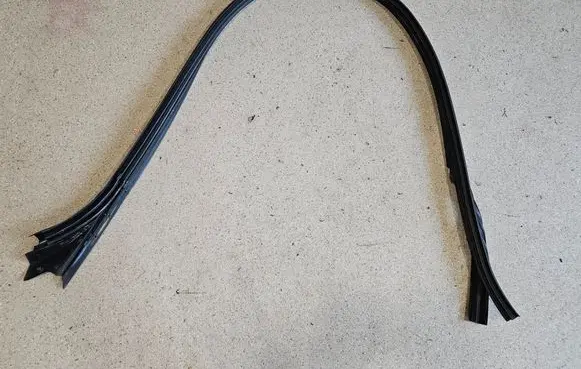 Mercedes-Benz E W238 Front door rubber seal A2386706700