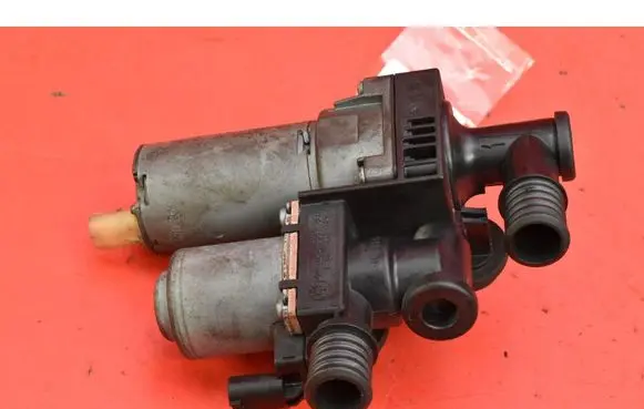 BMW X3 E83 Water pump 8369807