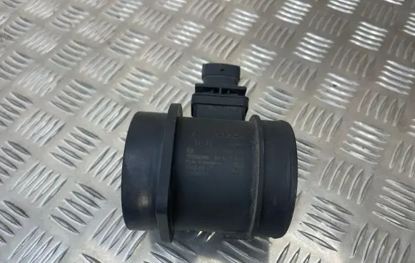 Volvo XC70 Mass air flow meter 30677999