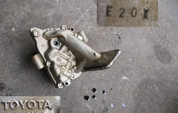 Toyota Auris 150 Oil sump strainer pipe 