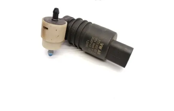 Volkswagen PASSAT B6 Windscreen/windshield washer pump 1T0955651A