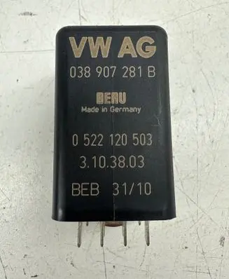 Volkswagen Touran I Glow plug pre-heat relay 038907281B