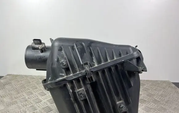 Infiniti QX80 Air filter box 1LA0A