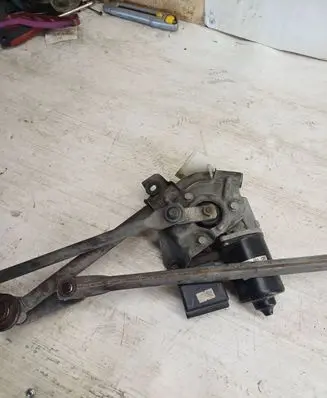 Mercedes-Benz Vaneo W414 Front wiper linkage and motor