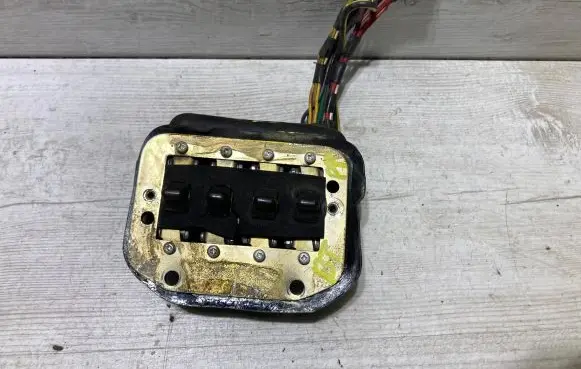 Bentley Mulsanne Quarter vent window switch 