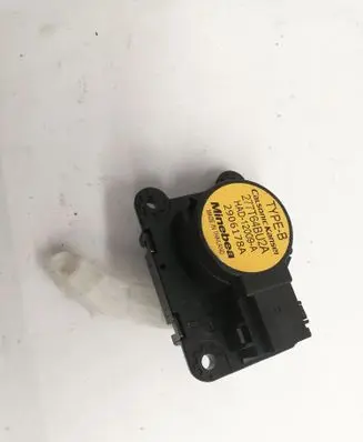 Nissan X-Trail T32 Intake manifold valve actuator/motor 277T64BU2A