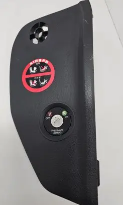 KIA Sorento Passenger airbag on/off switch 