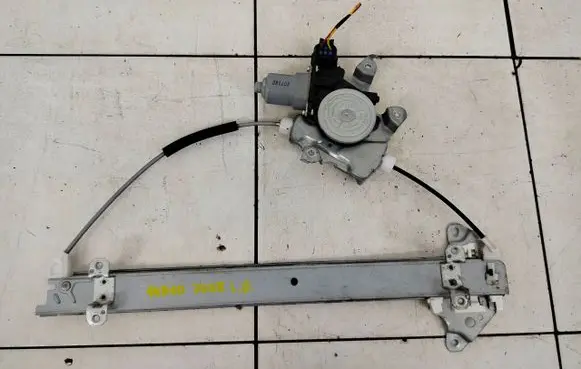 Nissan Juke I F15 Front door window regulator with motor 80731