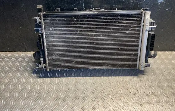 Opel Astra J Coolant radiator 13427182