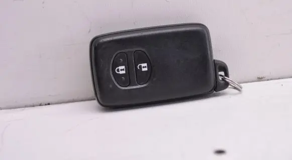 Toyota Verso-S Ignition key/card 