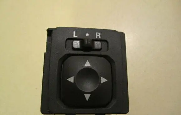Mitsubishi Outlander Wing mirror switch R183570