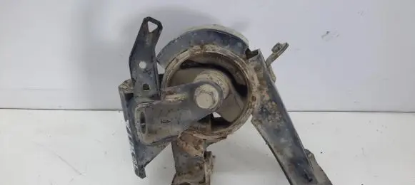 Toyota Auris 150 Engine mount bracket