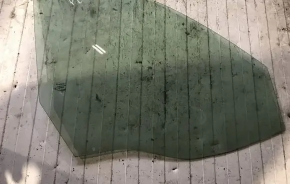 Fiat Stilo Front door window glass four-door