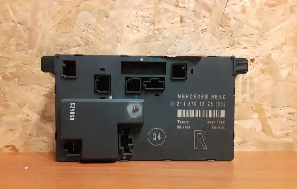 Mercedes-Benz E W211 Door control unit/module 2118701226 1345