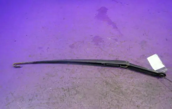 BMW 3 E46 Front wiper blade arm 7007128