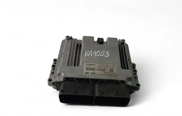 Hyundai i40 Engine control unit/module ECU 391402A520 0281031717