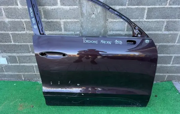 Porsche Macan (95B) Rear door