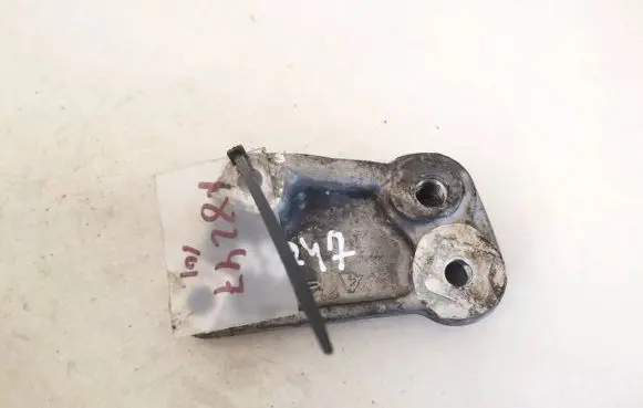 Peugeot 307 Engine mounting bracket