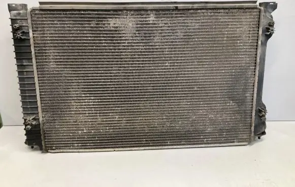 Audi A6 S6 C6 4F Coolant radiator 4F0121251P