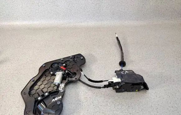 Audi A8 S8 D4 4H Rear door lock 4H0839015 4F0837060