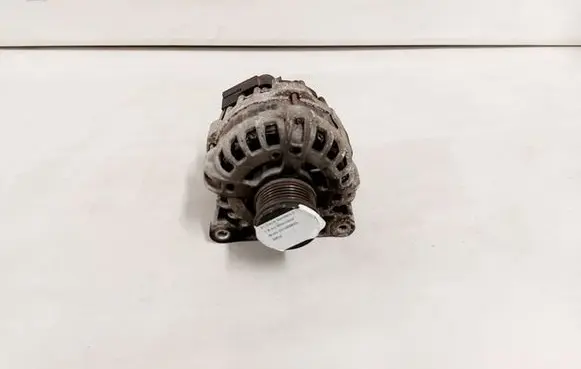 Dacia Sandero Generator/alternator 231005933R