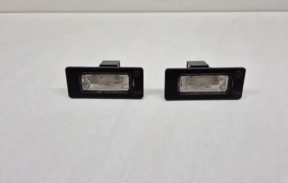 Audi Q5 SQ5 Number plate light 8T0943021