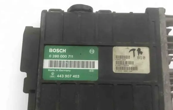 Volkswagen PASSAT B4 Engine control unit/module 0280000711 443907403