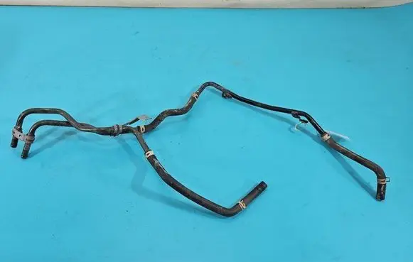 Engine coolant pipe/hose