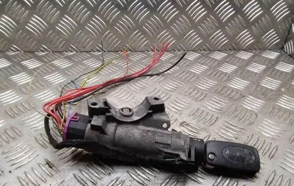 Audi A4 S4 B6 8E 8H Ignition lock 4B0905851C
