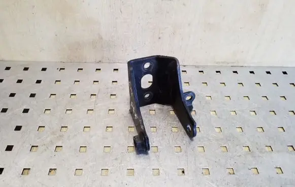 Toyota Corolla E120 E130 Gearbox mounting bracket