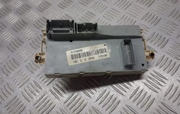 Fiat Stilo Fuse box cover 51759305
