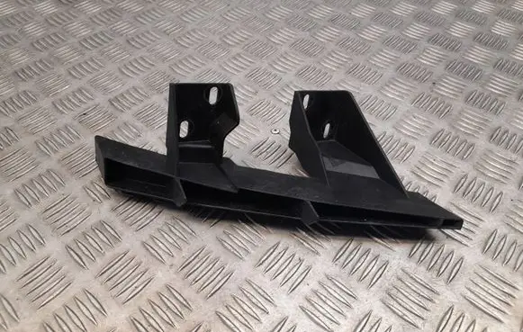 Audi Q7 4L Front bumper mounting bracket 4L0807333A