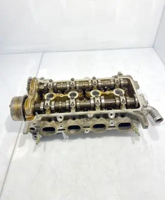 Toyota Yaris Engine head 