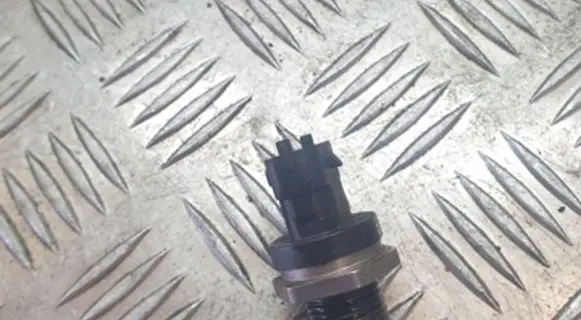 Fuel pressure sensor
