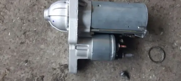 Renault Megane IV Starter motor 233008362R