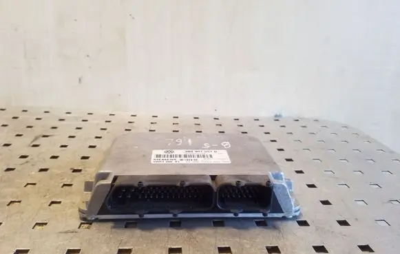 Volkswagen PASSAT B5 Engine control unit/module 3B0907557