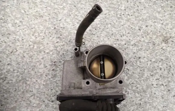 Suzuki SX4 S-Cross Throttle body valve 