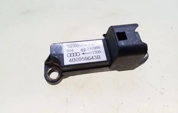 Audi A6 S6 C5 4B Airbag deployment crash/impact sensor 4B0959643B