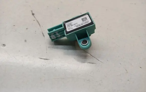 Audi A5 8T 8F Airbag deployment crash/impact sensor 8K0955557 8K0955557C
