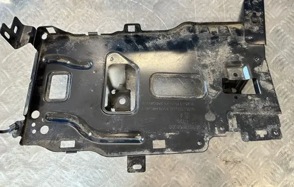 Peugeot 3008 II Battery tray 9815288480 9815411580