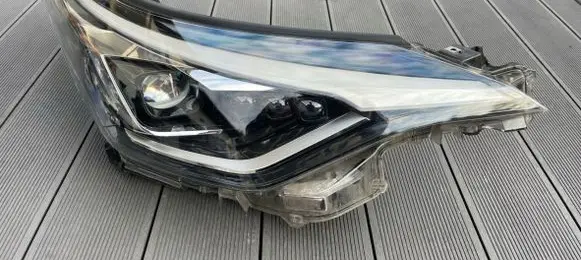 Toyota C-HR I Headlight/headlamp