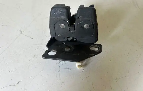 Fiat Doblo Tailgate/trunk/boot lock/catch/latch 52060736