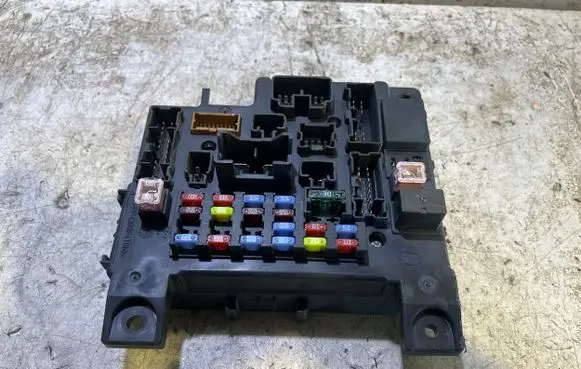 Mitsubishi Lancer X Fuse module 8637A320 519344113 00511930